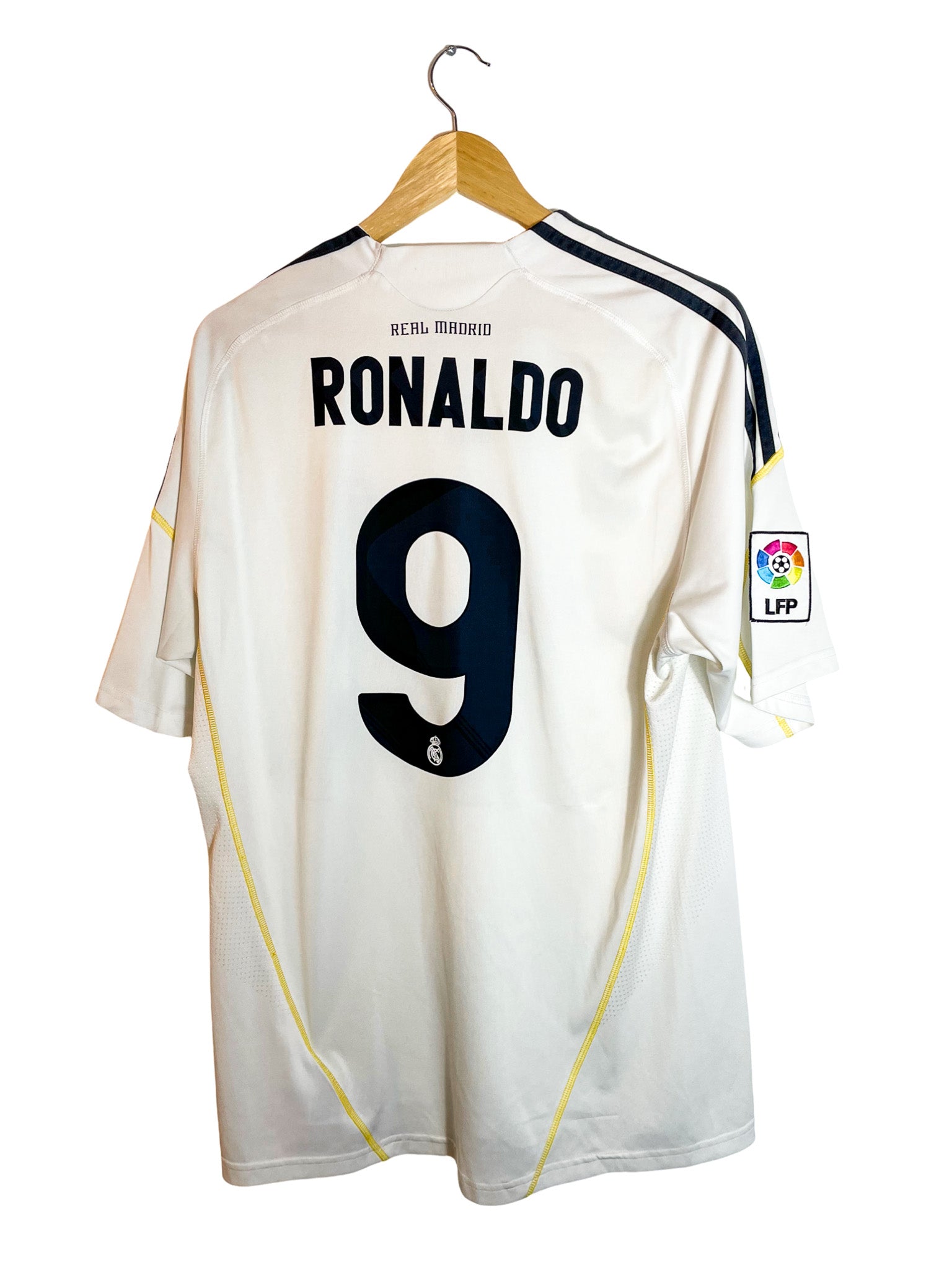2009/2010 – Real Madrid home jersey [#9 Ronaldo] – XL – Vista