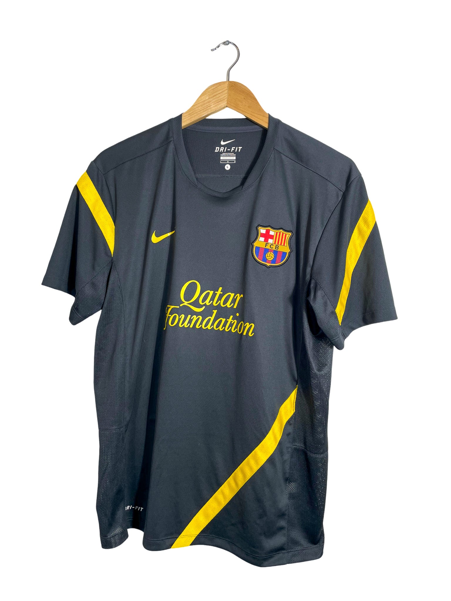 2010/2011 – FC Barcelona training shirt - L – Vista football shop