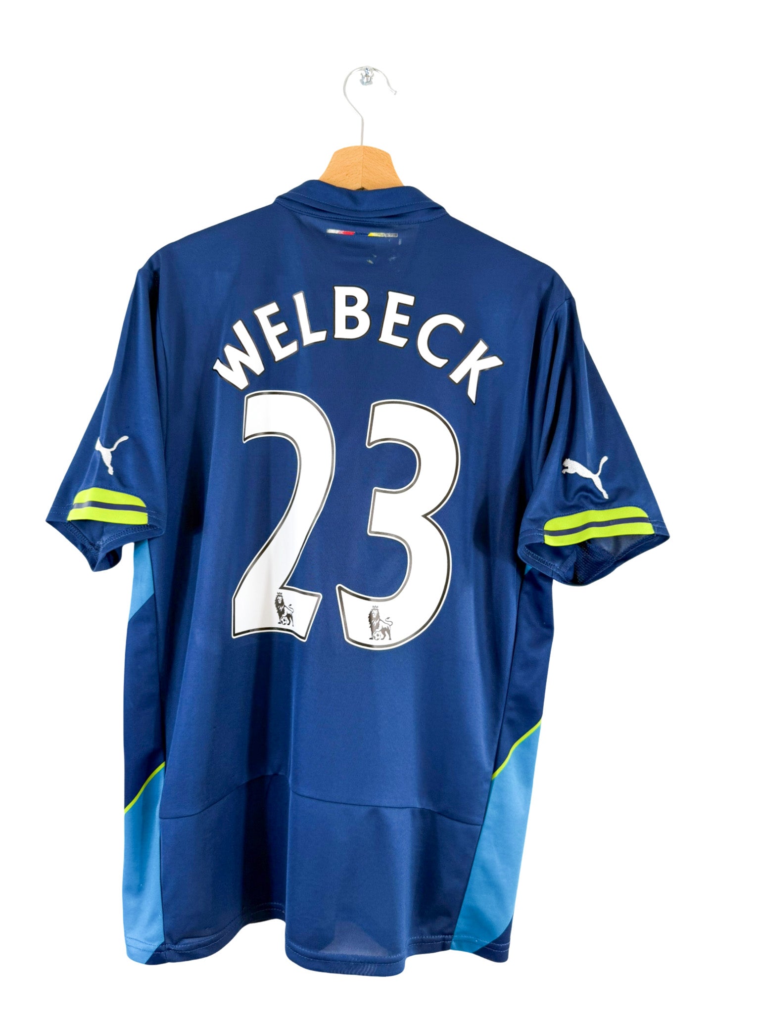 2014/2015 - Arsenal third jersey [#23 Welbeck] - L – Vista