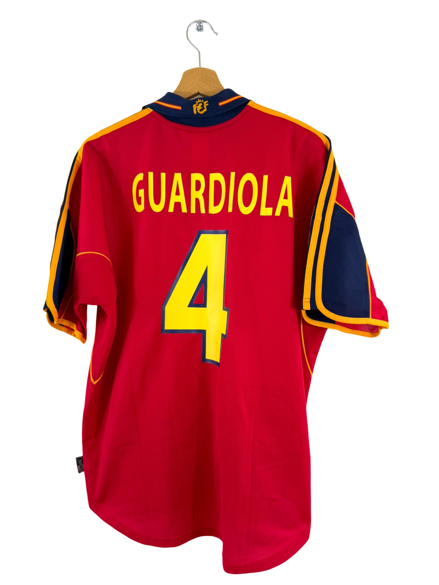 【希少】スペイン代表 2000年#4グアルディオラ ユニフォーム O 国内正規品 2000 - Spain home shirt [#4 Guardiola] - XL – Vista football shop