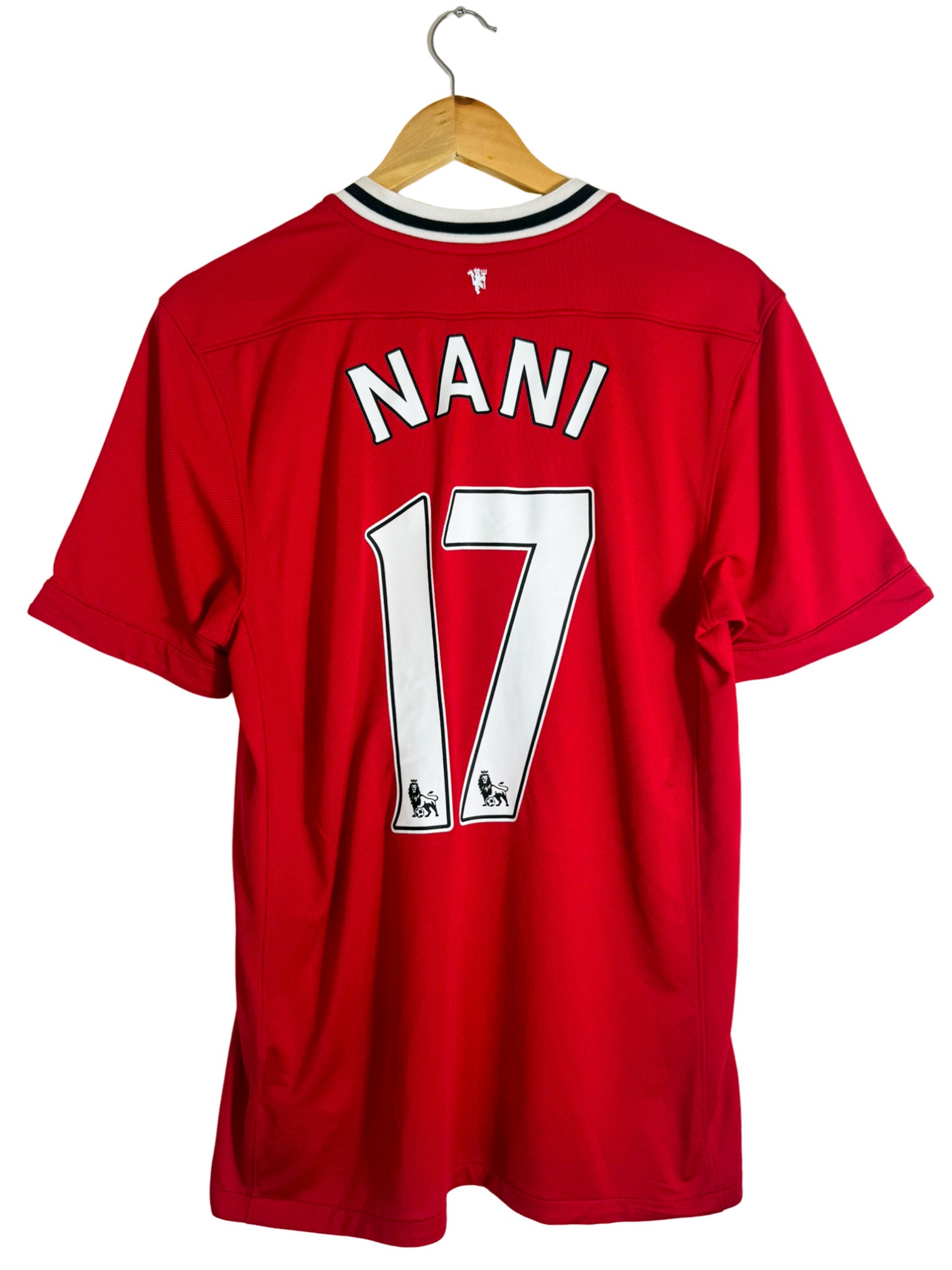 2011/2012 - Manchester United Home Shirt [#17 NANI] - M – Vista