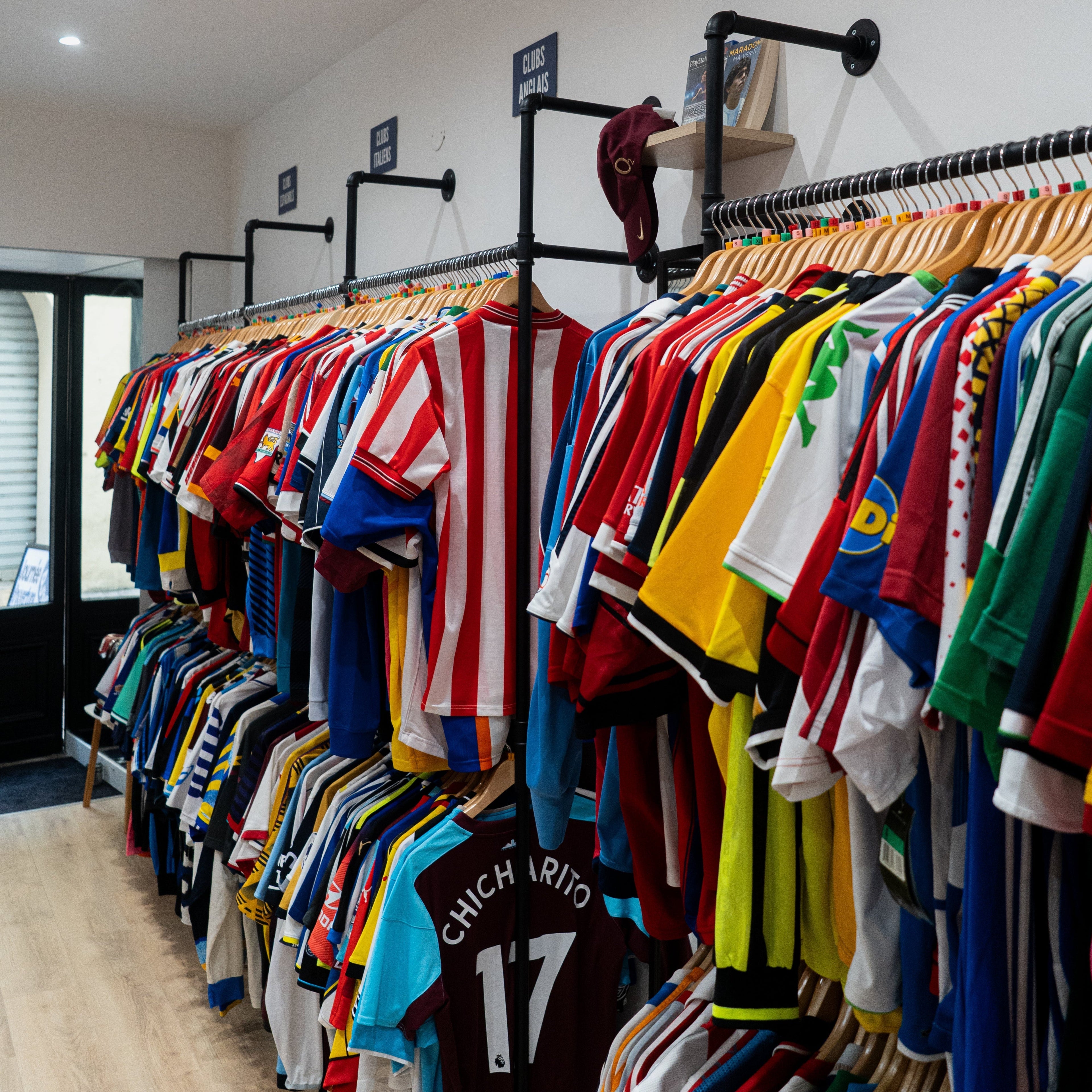Comment reconnaître un vrai maillot de football vintage ? | VISTA