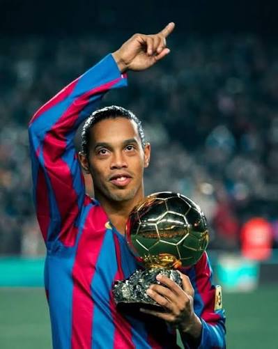 Les maillots mythiques de Ronaldinho | VISTA