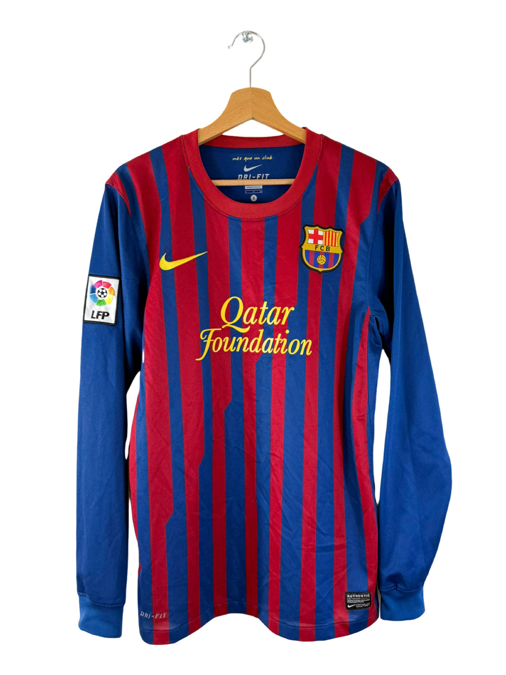 2011/2012 – FC Barcelona home long-sleeved shirt and shorts [#10 Messi] - S