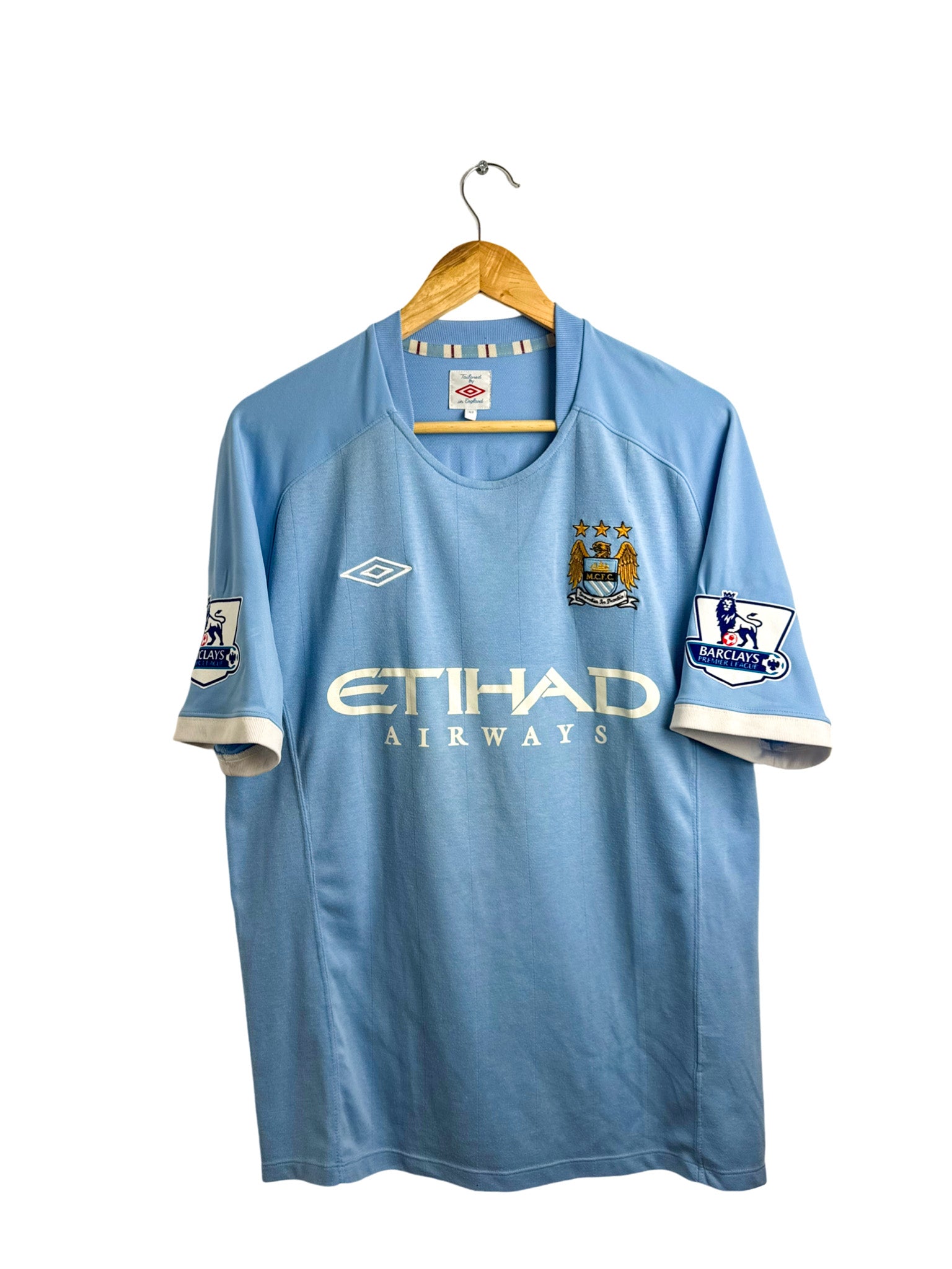 2009/2010 - Maillot Manchester City domicile[#24 Vieira] Umbro – Taille L