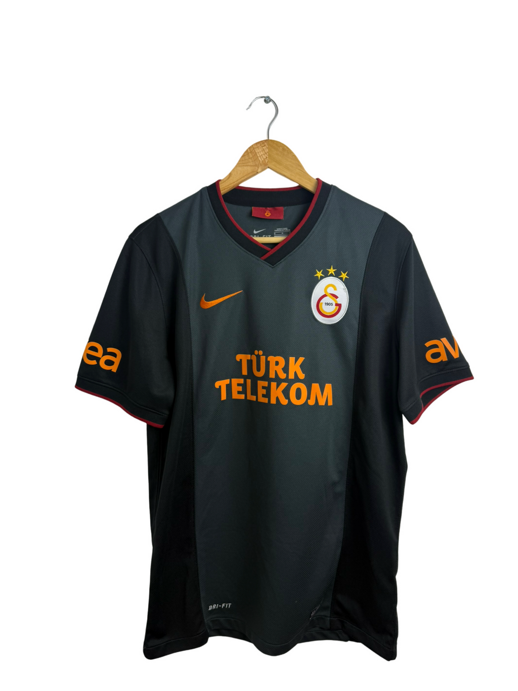 2015/2016 - Galatasaray Home Jerseys and Shorts [#10 Sneijder] Nike - S