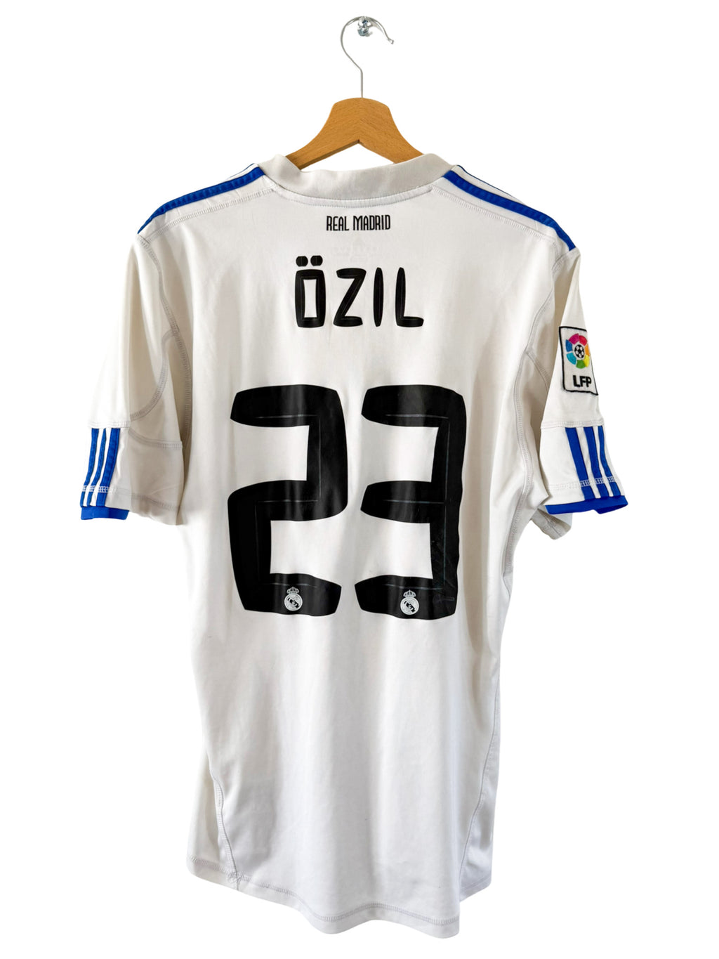 2010/2011 – Real Madrid home shirt [#23 Özil] - S
