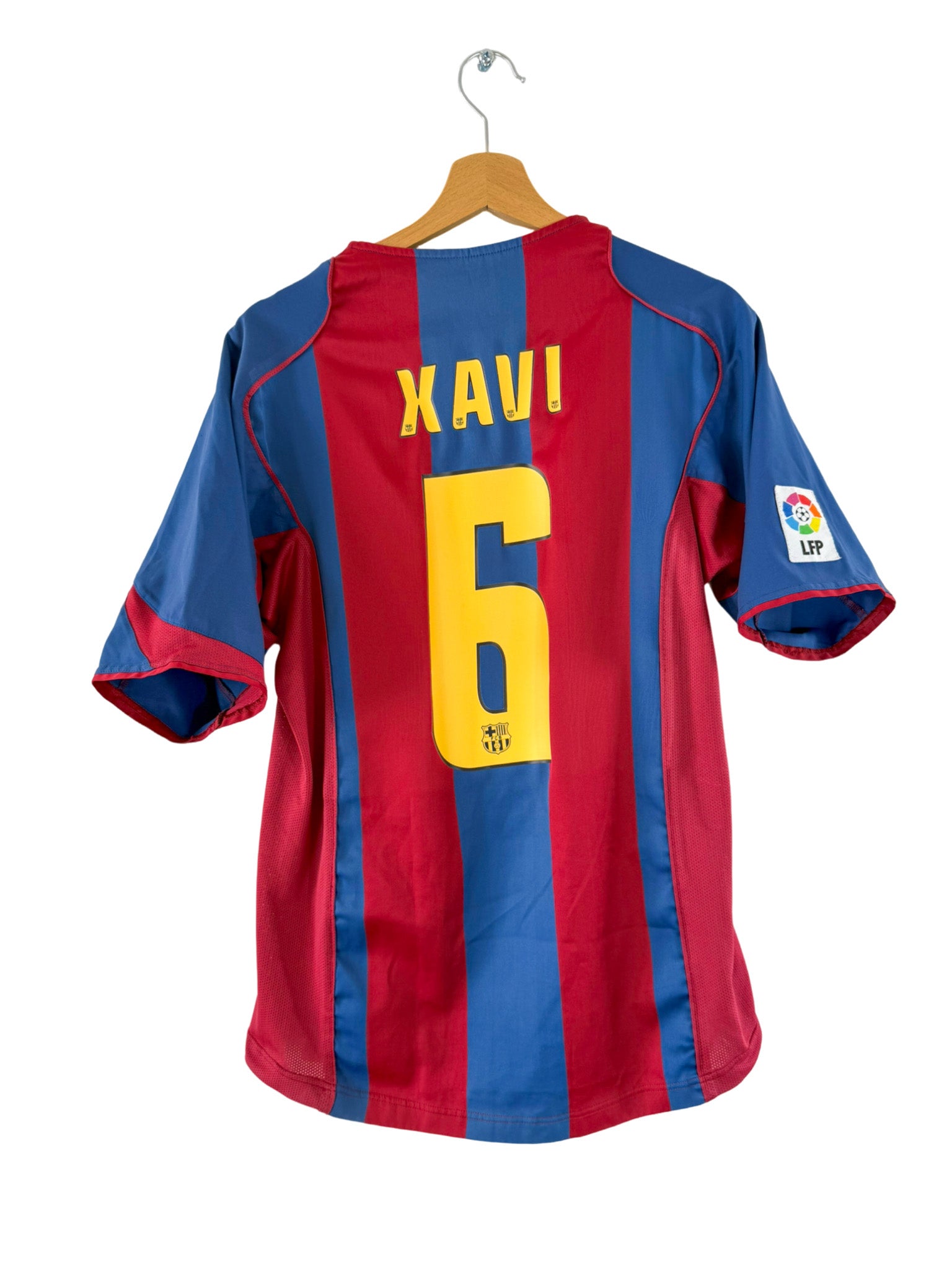 2004/2005 - FC Barcelona Home Shirt [#6 Xavi] Nike - S