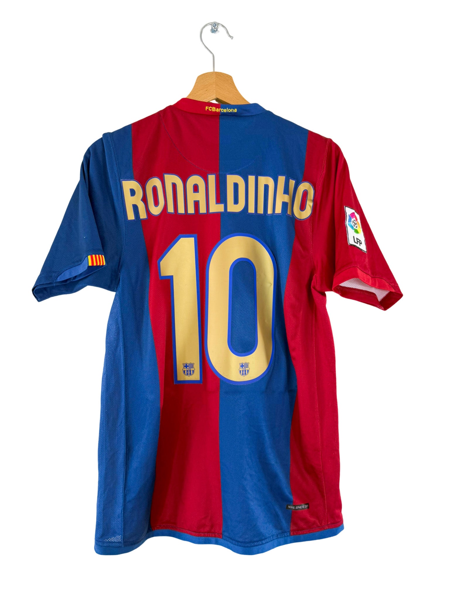 2006/2007 - FC Barcelona home jersey [#10 Ronaldinho] Nike - S