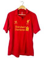 2012/2013 – Liverpool Home Shirt [#7 SUÁREZ] - L