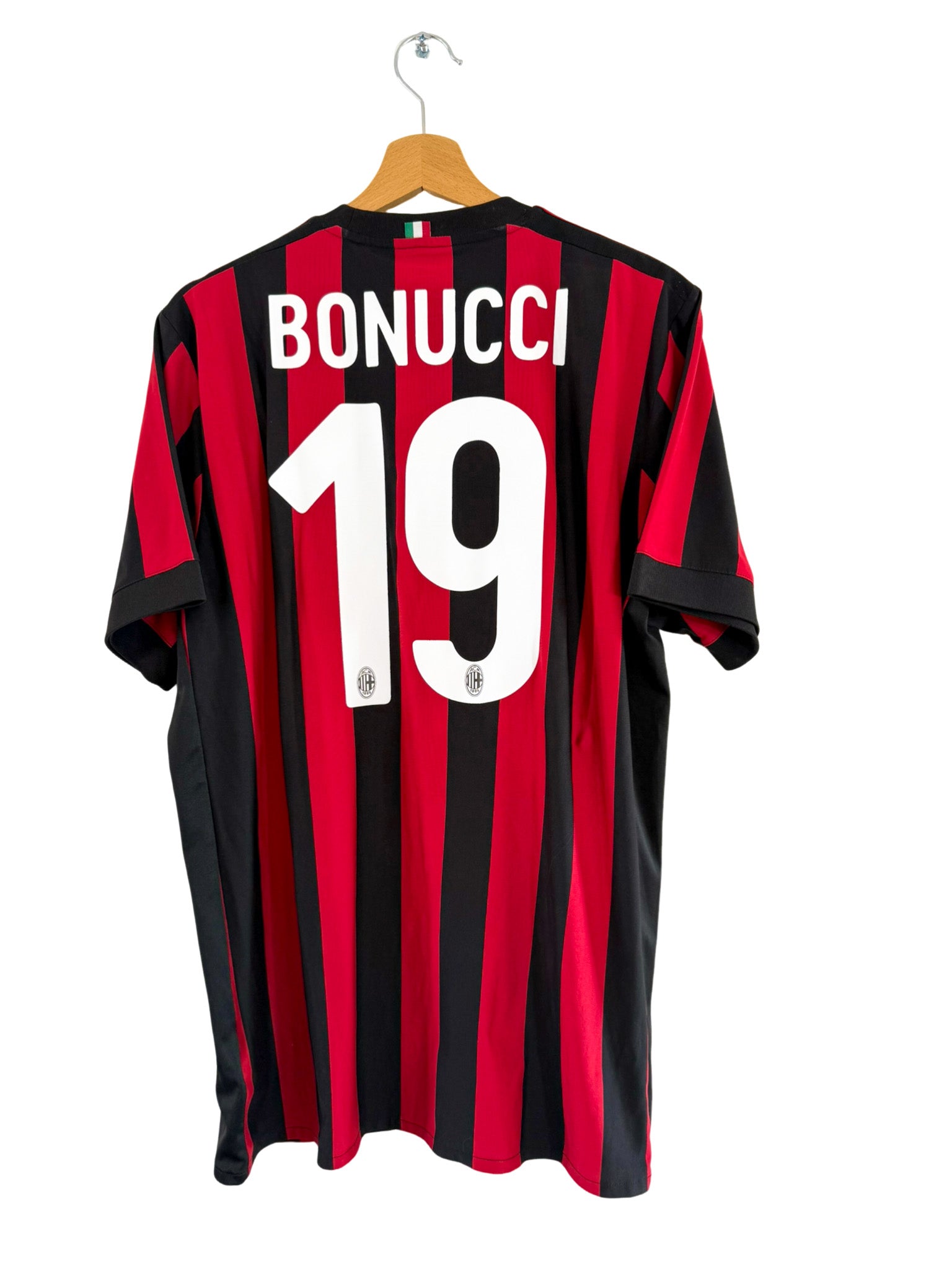2017/2018 - AC Milan home shirt [#19 Bonucci] - L