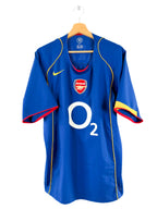 2005/2006 - Camiseta visitante del Arsenal [#7 Pires] *Firmada* - L
