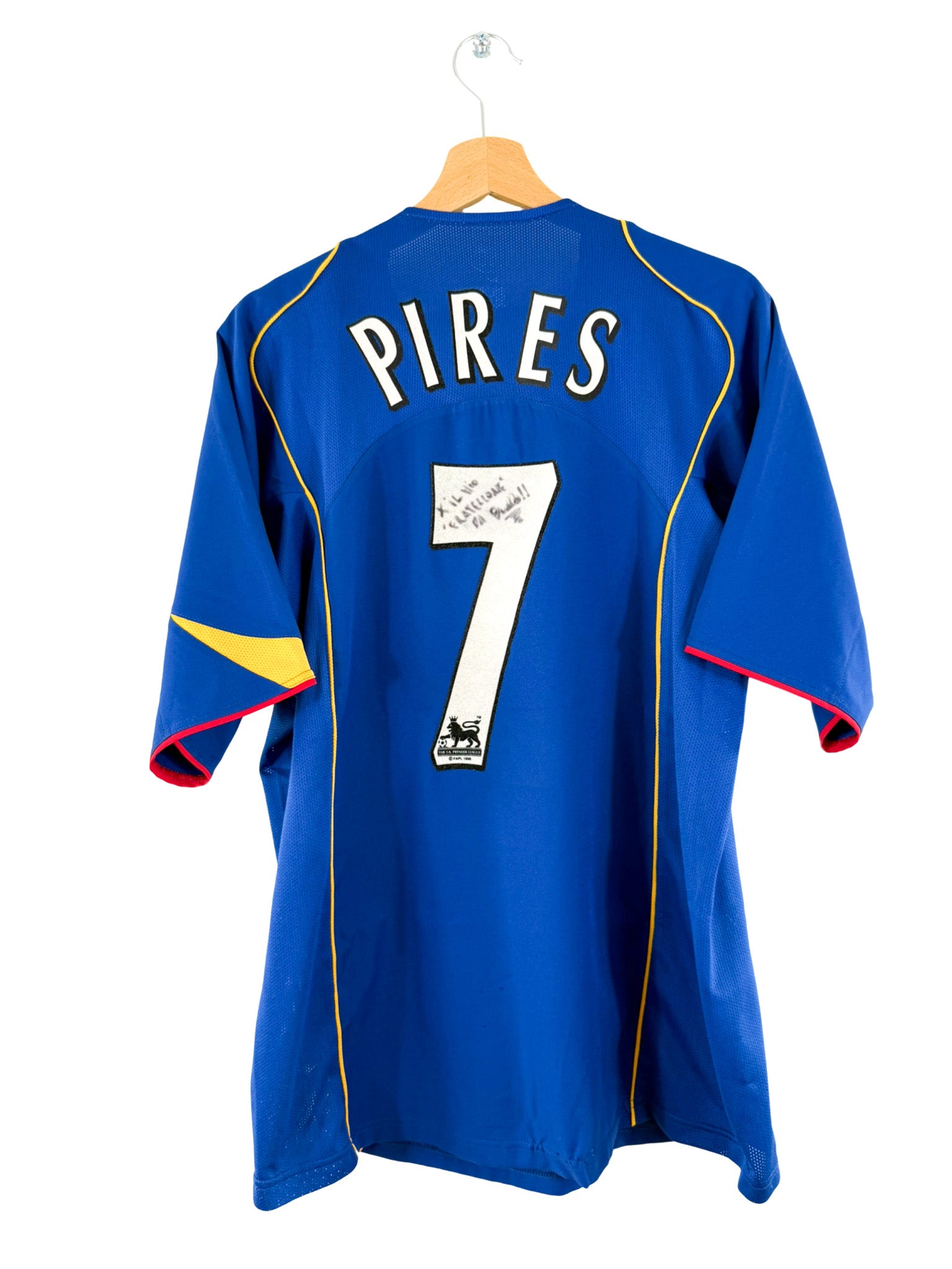 2005/2006 - Camiseta visitante del Arsenal [#7 Pires] *Firmada* - L