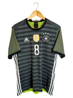 2016 – Maillot Allemagne extérieur [#8 ÖZIL] - L