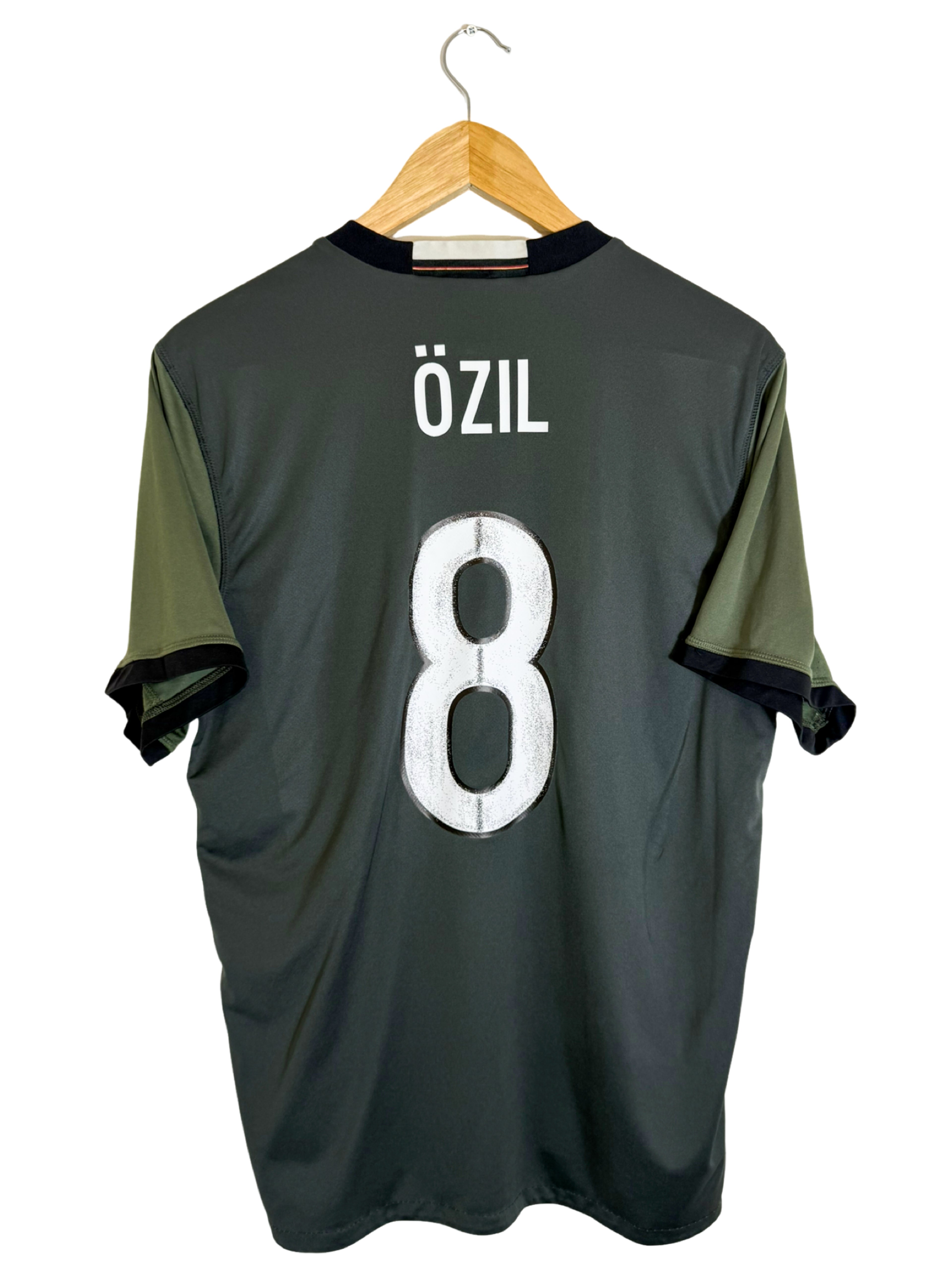 2016 – Maillot Allemagne extérieur [#8 ÖZIL] - L