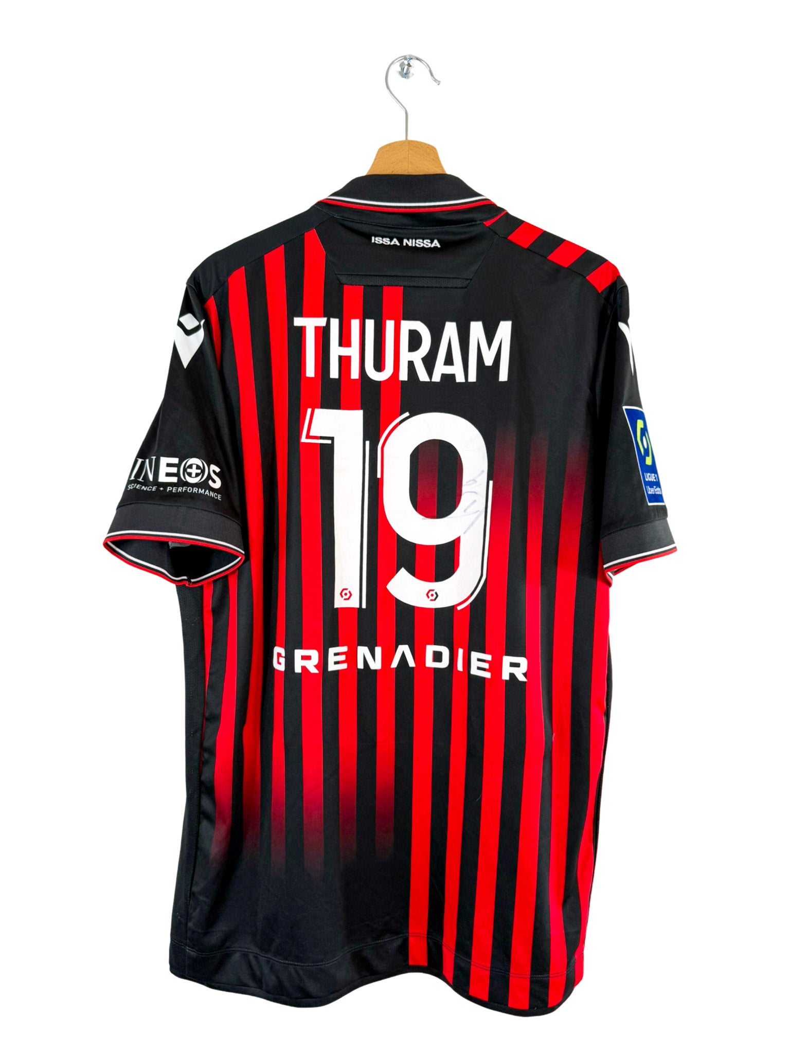 2022/2023 - Camiseta de local del OGC Nice [#19 THURAM] Macron *Edición del partido* *Firmada* - Talla XL