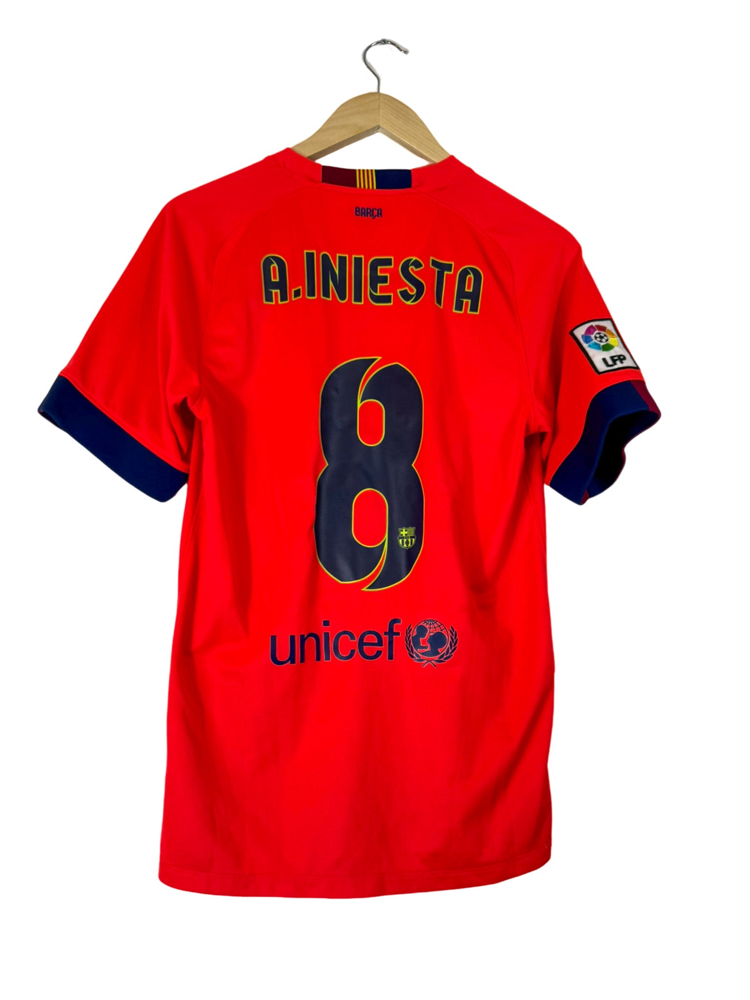 2018/2019 - Barcelona Home Shirt [#8 A. Iniesta] Nike - L – Vista