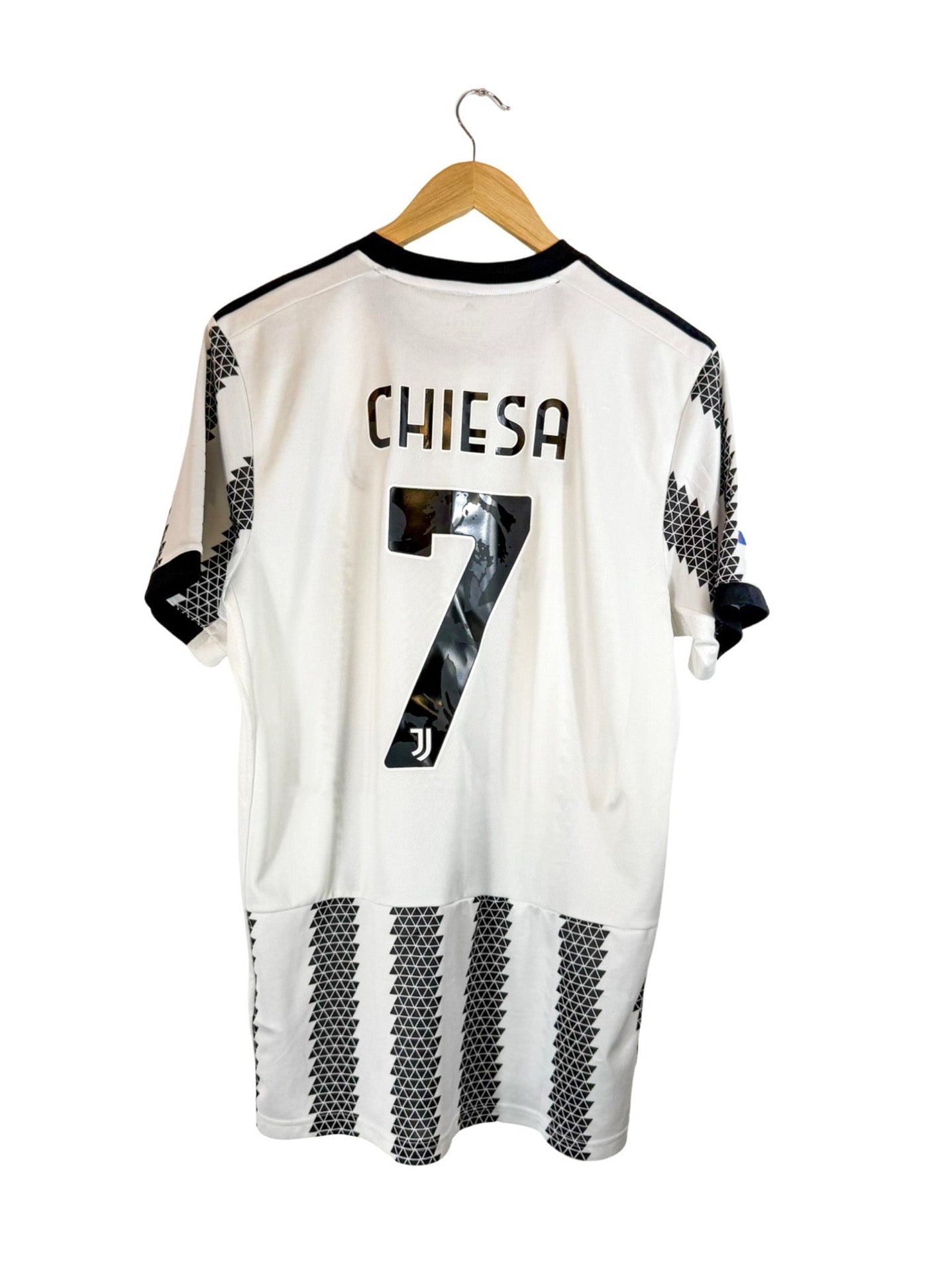 【正規品】JUVENTUS  2022/2023 CHIESA選手 2022/2023 - Juventus Home Jersey [#7 Chiesa] - L – Vista football shop