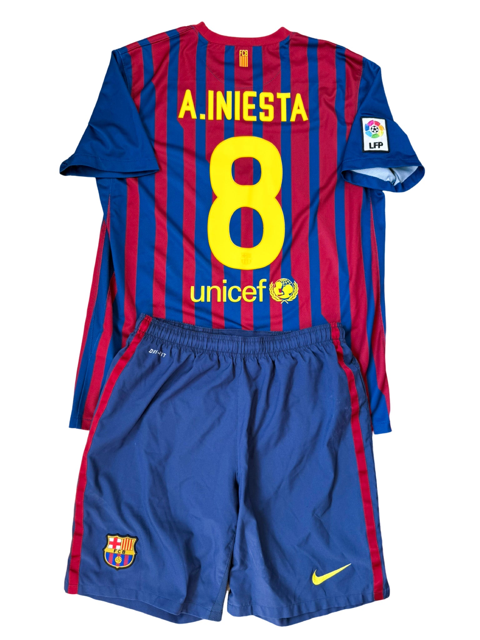 2011/2012 – Maillots et short FC Barcelone domicile  [#8 Iniesta] - L